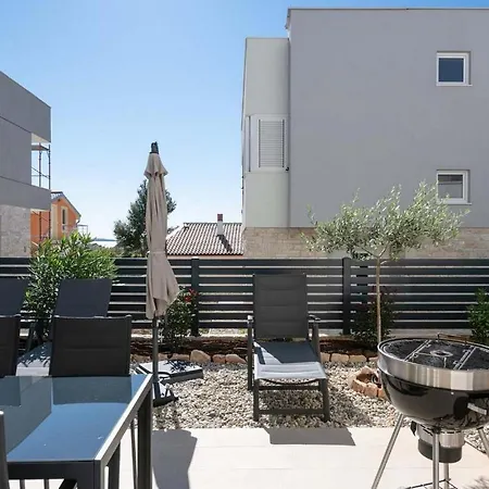 Valencan 3 펜션 Mednjan