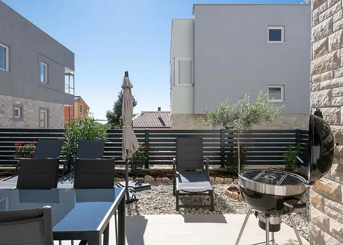 Valencan 3 펜션 Mednjan